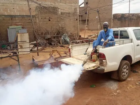 Opération de démoustication contre la dengue au Mali