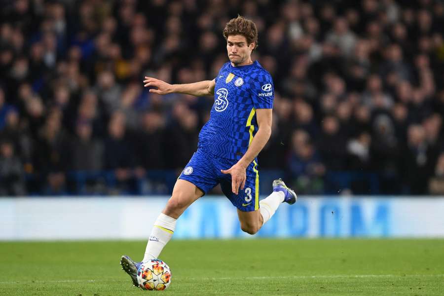 Marcos alonso lors d'un match de ligue des champions avec chelsea en 2022