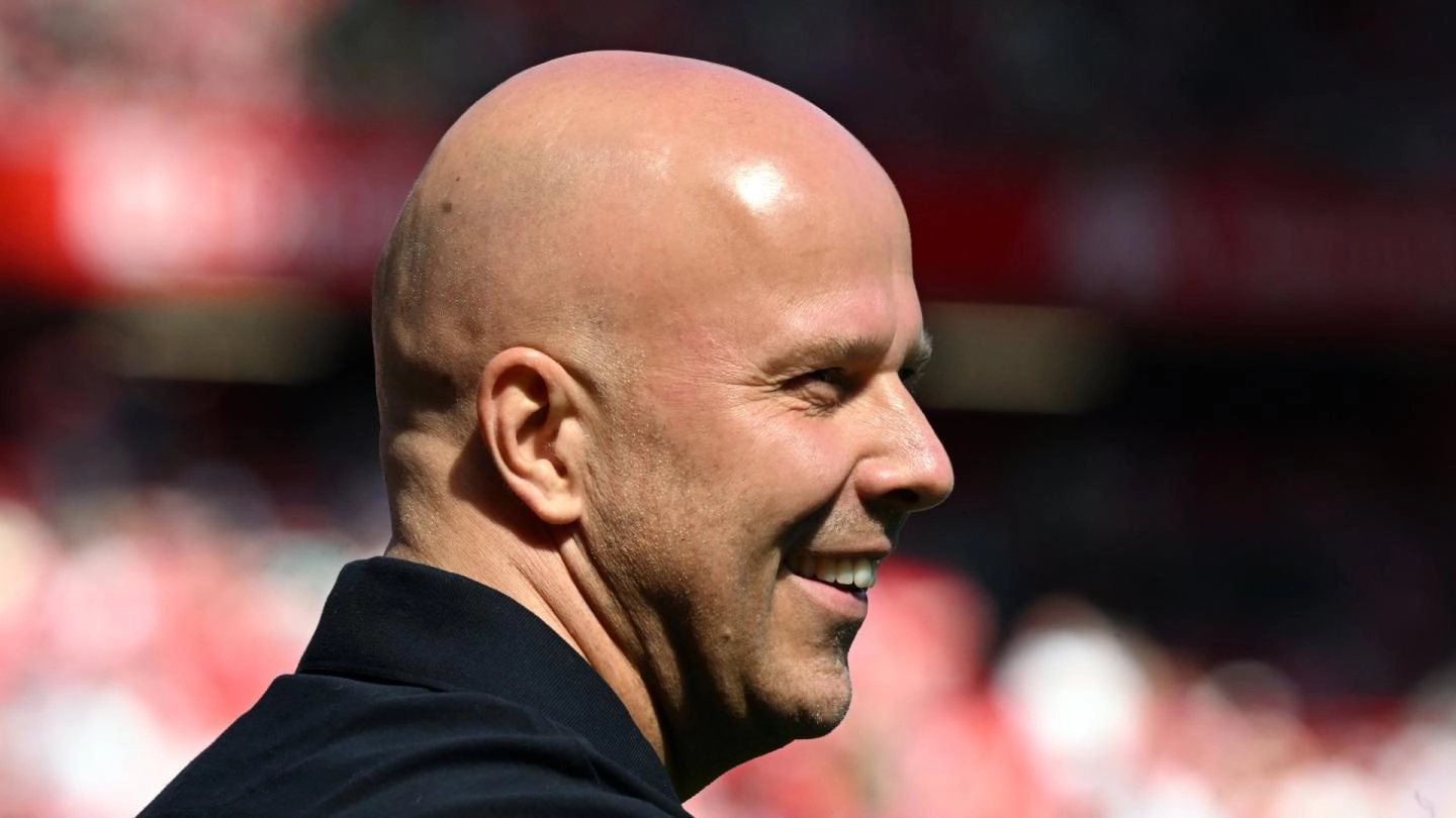 Arne Slot lors de sa conférence de presse après la qualification en Ligue des champions