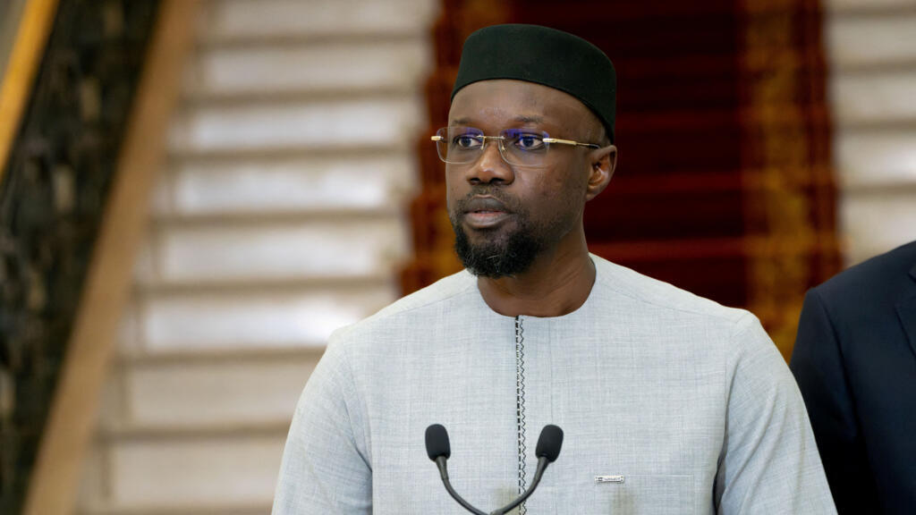 Ousmane Sonko, figure politique majeure du Sénégal, lors d'un discours à Dakar