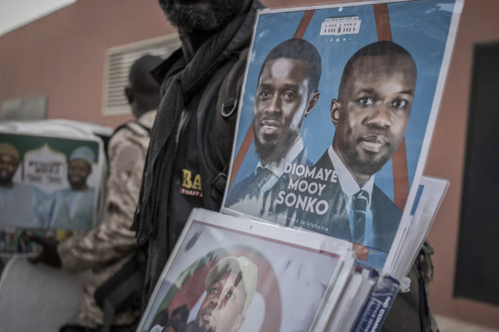Portrait des présidents Bassirou Diomaye Faye et Ousmane Sonko au Sénégal