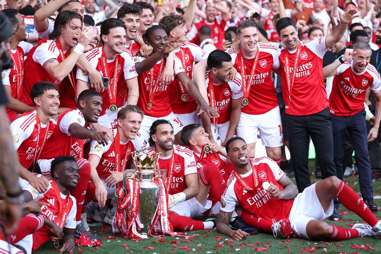 Arsenal célèbre son titre de champion d'Angleterre après 22 ans d'attente