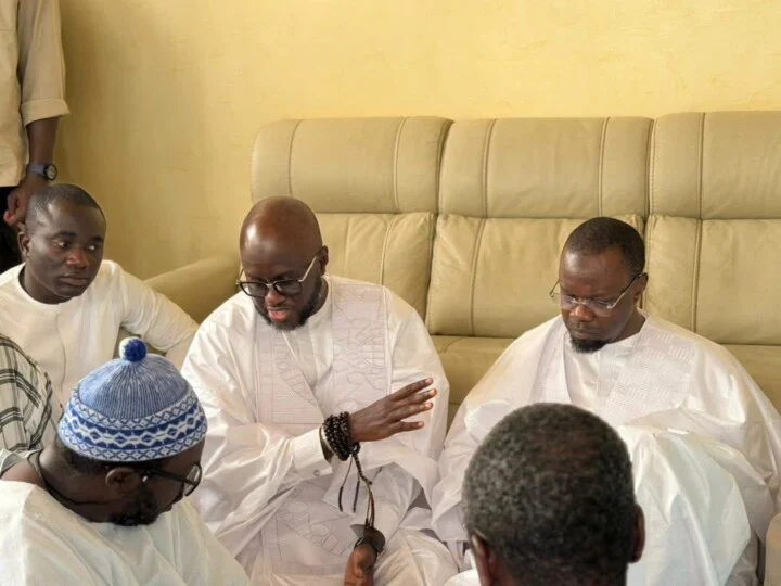 Touba : Le dernier adieu de Ousmane Sonko à Serigne Cheikh Saliou Mbacké