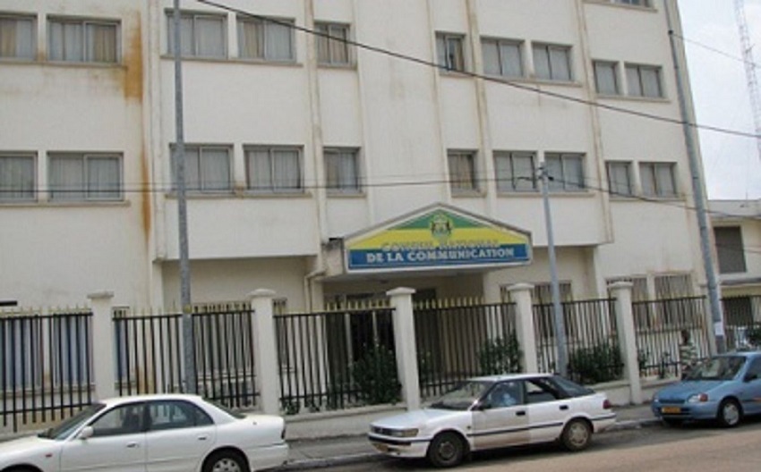 Bureaux vandalisés de la Haute Autorité de la Communication à Libreville