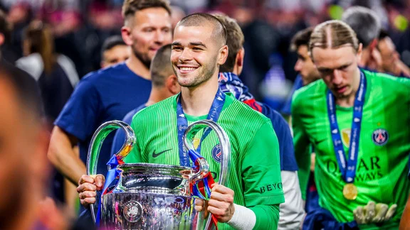 Lucas Chevalier PSG