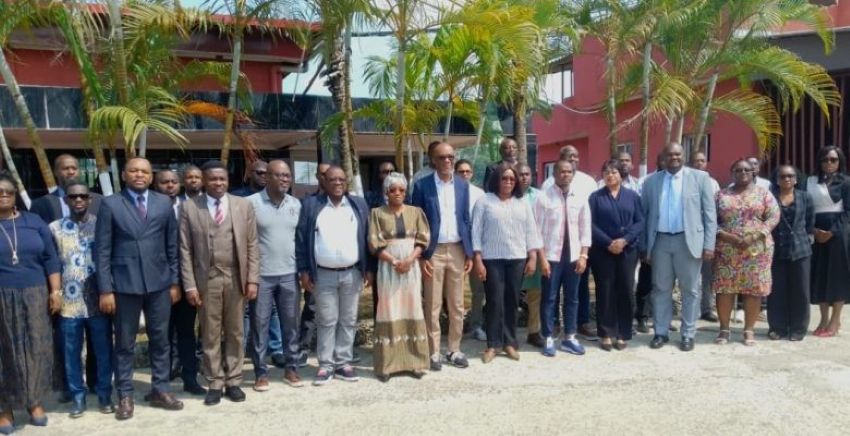 Vue aérienne des ateliers de digitalisation à Nkok au Gabon