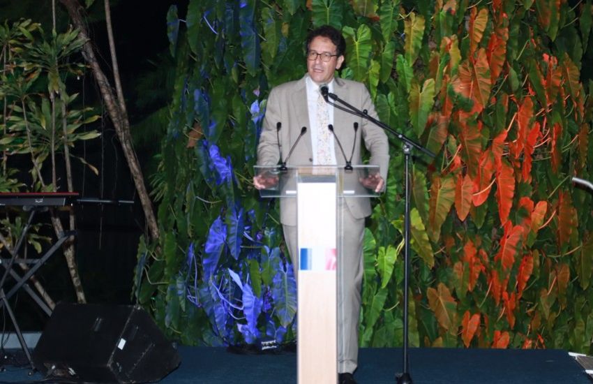 ambassadeur français au Gabon lors d’un discours