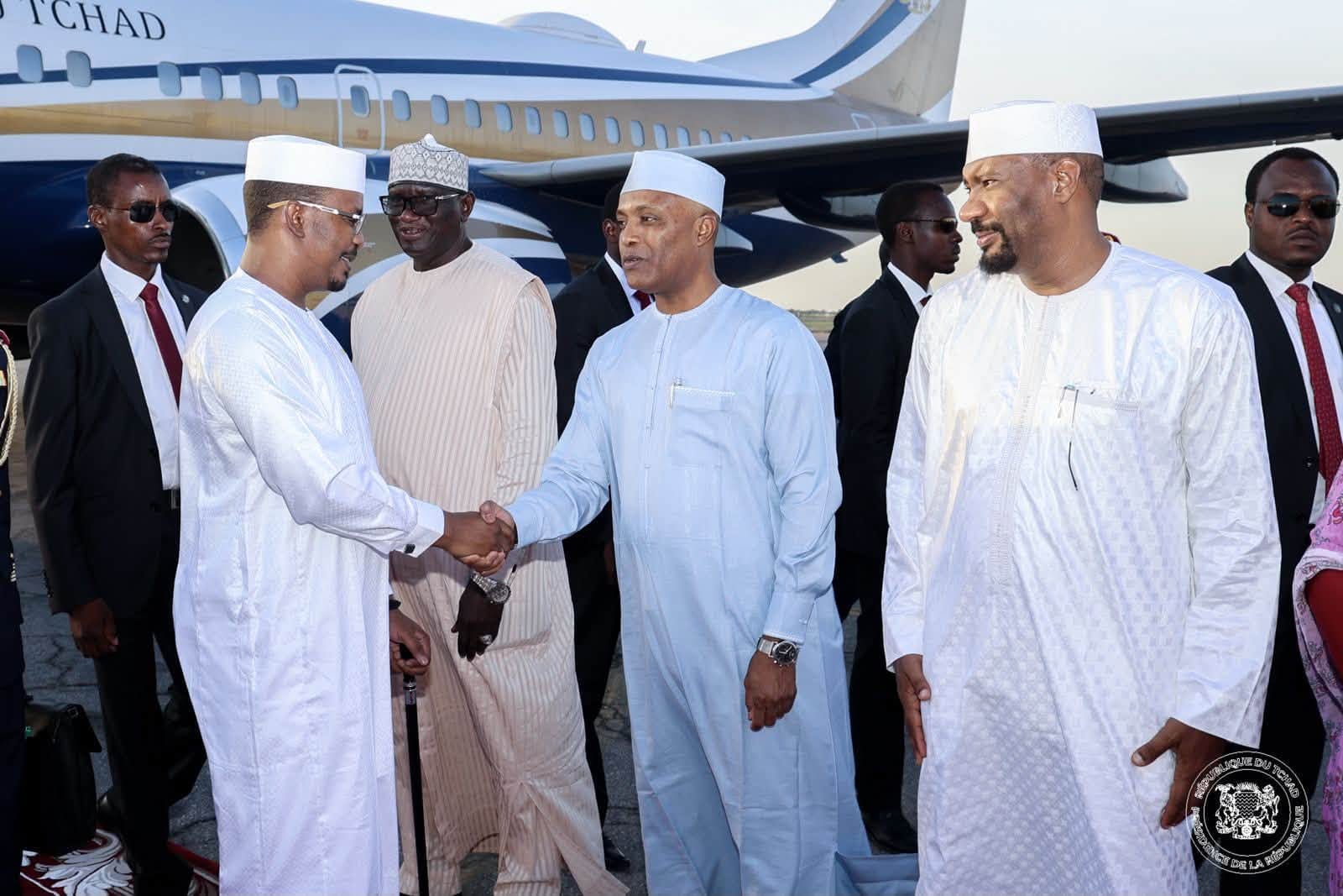 Cérémonie d'accueil du président tchadien à N'Djamena
