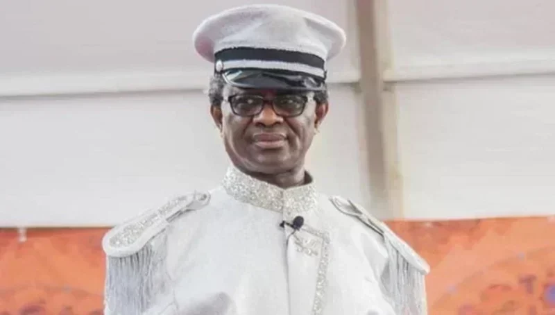 Serigne Modou Kara Mbacké, acteur clé de la médiation politique au Sénégal Serigne Modou Kara Mbacké, figure spirituelle sénégalaise, lors d'une prise de parole publique