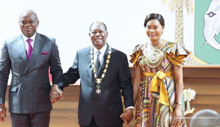 Le président gabonais Oligui Nguema et son homologue ivoirien Alassane Ouattara en discussion