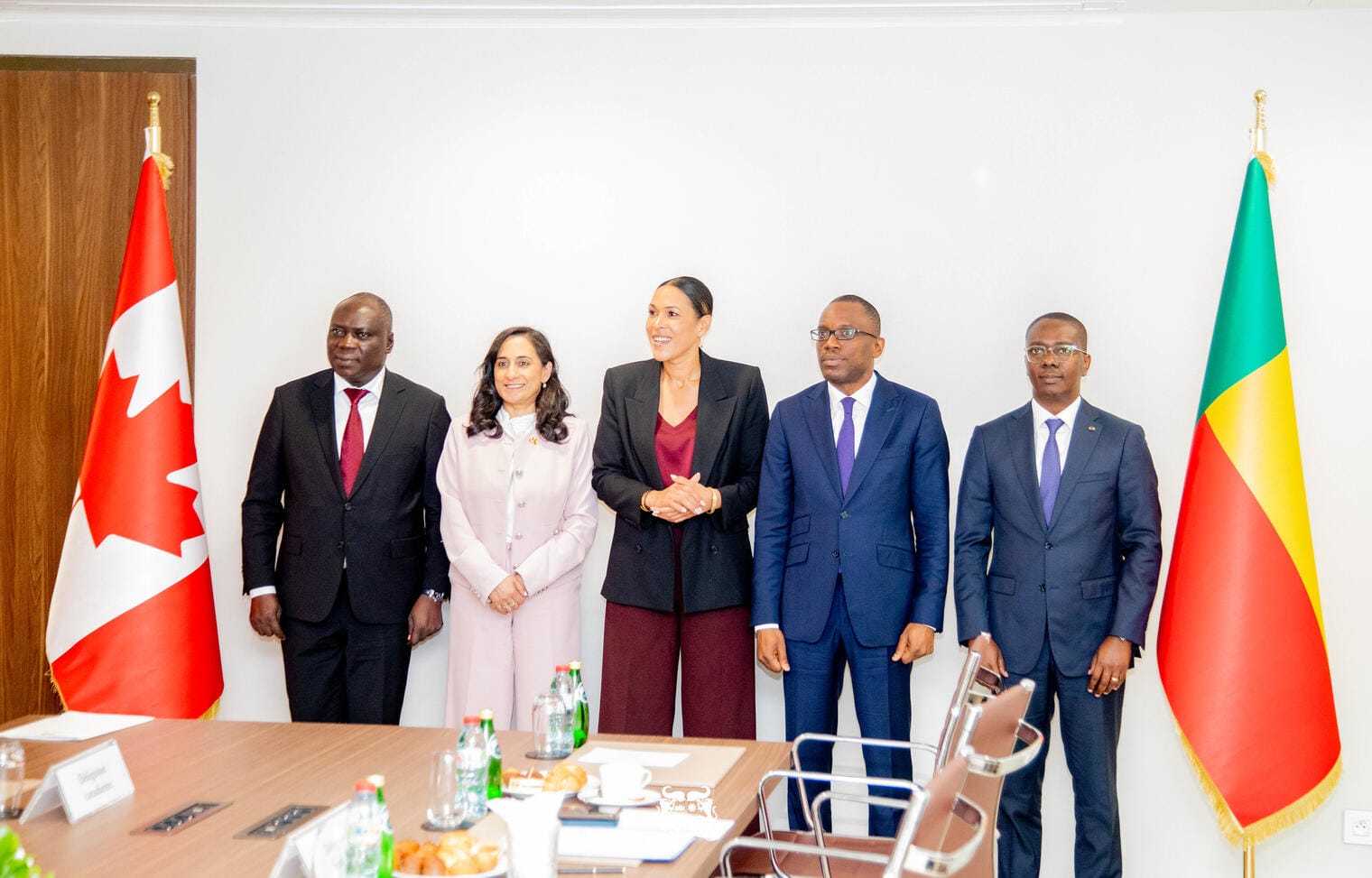 Signature du mémorandum d'entente entre les ministres des Affaires étrangères