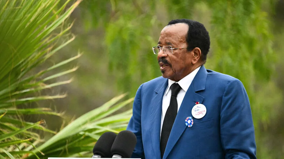 Avion présidentiel de Paul Biya en approche pour atterrir à Yaoundé