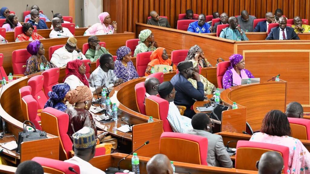 Les députés sénégalais lors de l'adoption de la loi sur la double déclaration de patrimoine le 17 août 2026