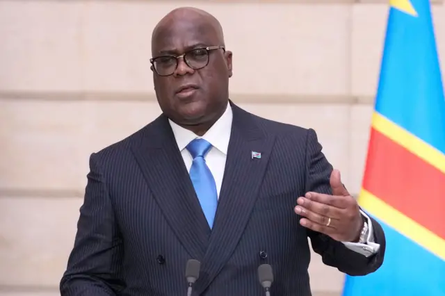 Félix Tshisekedi s'exprimant lors d'une conférence de presse à Paris